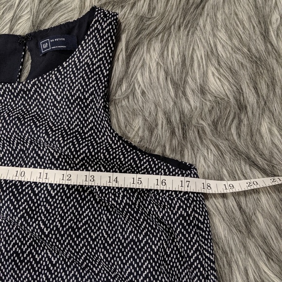 SOLD💙Gap sleeveless shift dress, navy/white dots - Picture 7 of 8